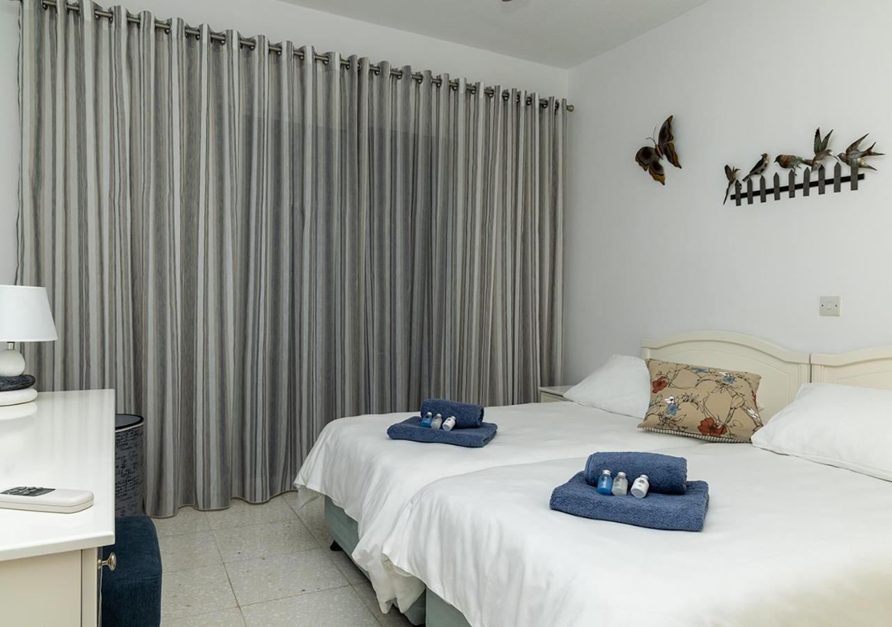 105 Kings Palace - Fabulous 2 Bed, 2 Bath, Large Patio With Garden - Sea Views Пафос Экстерьер фото