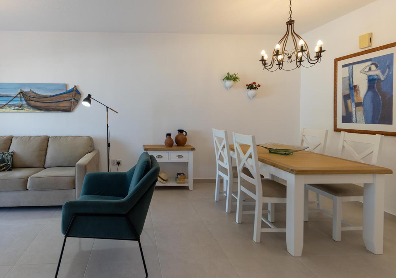 105 Kings Palace - Fabulous 2 Bed, 2 Bath, Large Patio With Garden - Sea Views Пафос Экстерьер фото