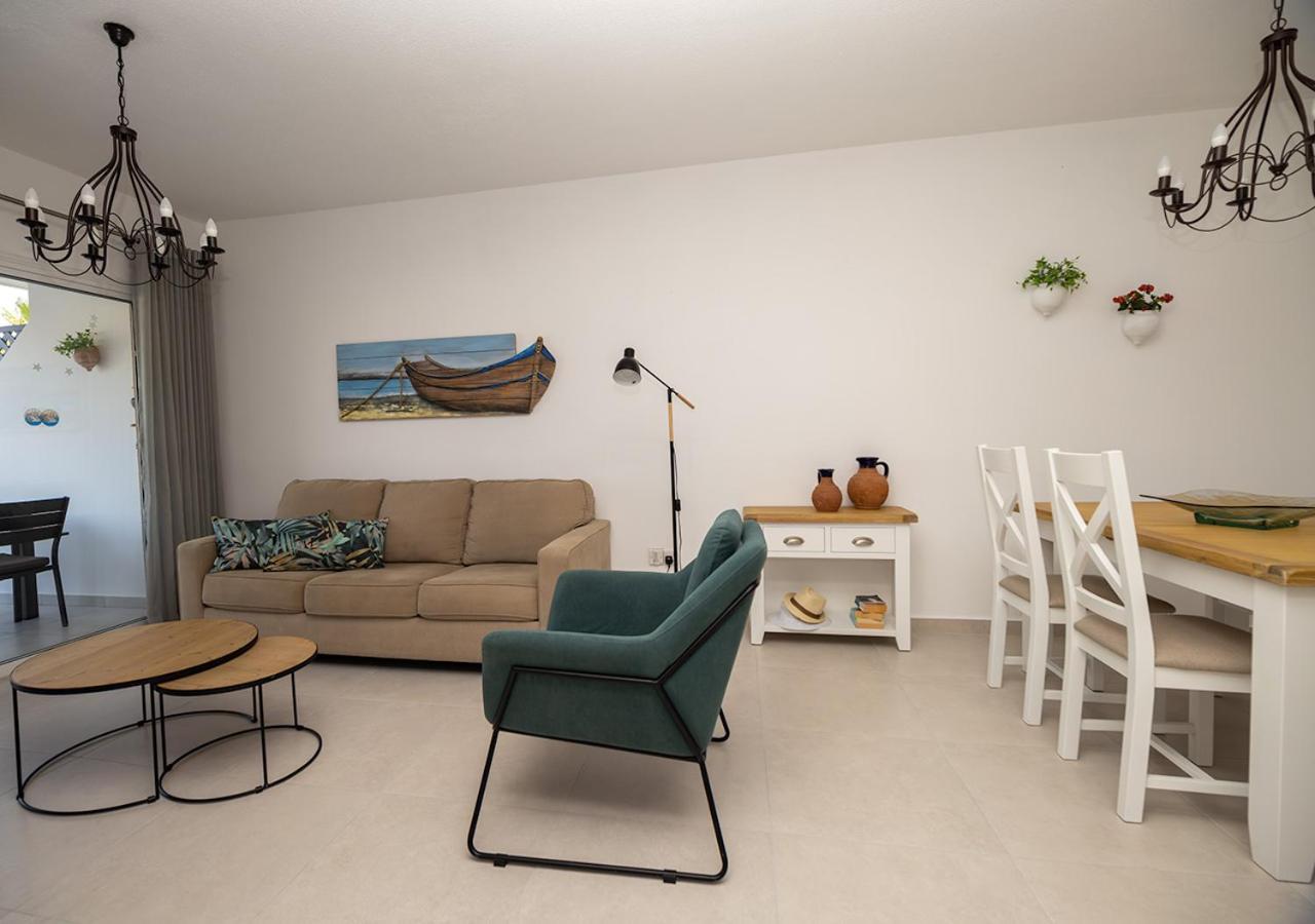 105 Kings Palace - Fabulous 2 Bed, 2 Bath, Large Patio With Garden - Sea Views Пафос Экстерьер фото