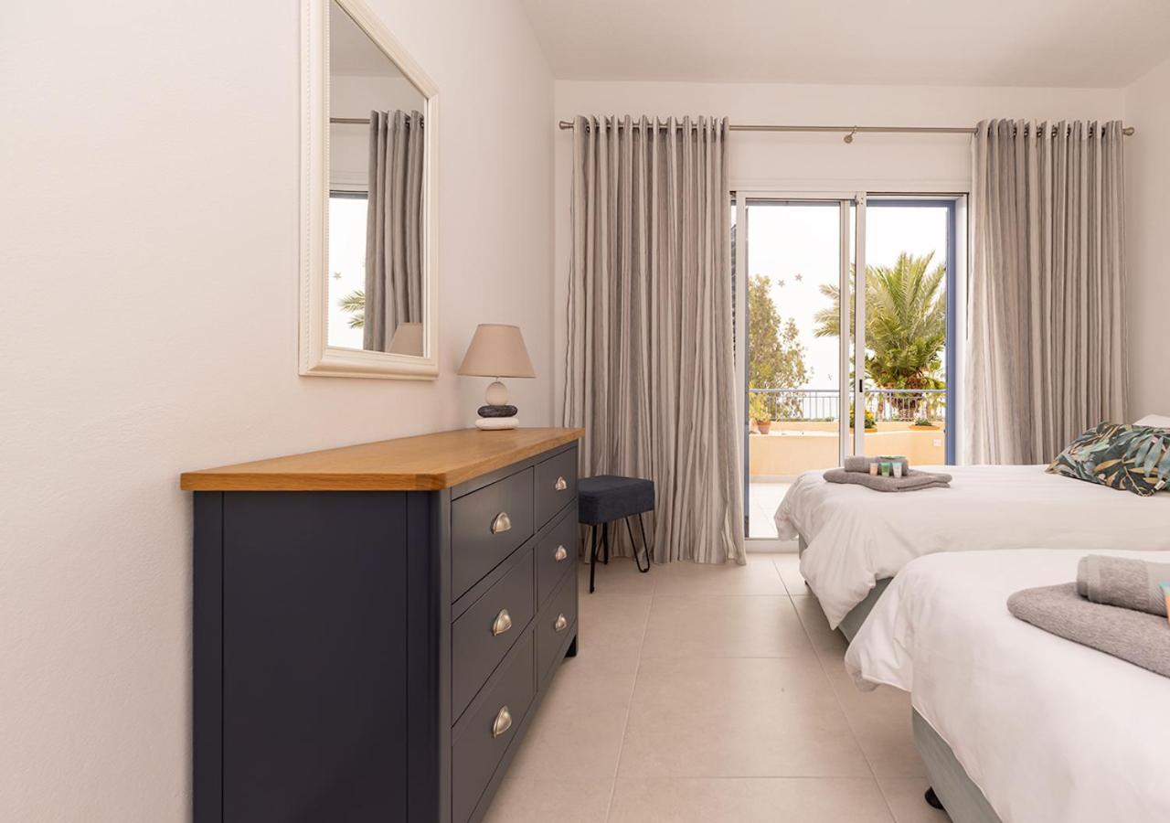 105 Kings Palace - Fabulous 2 Bed, 2 Bath, Large Patio With Garden - Sea Views Пафос Экстерьер фото